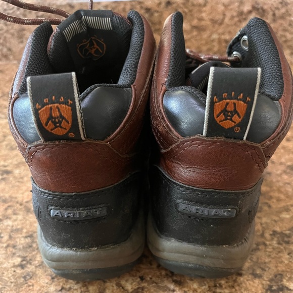 Ariat women’s Brown Lace-Up Leather Boots - Picture 4 of 5